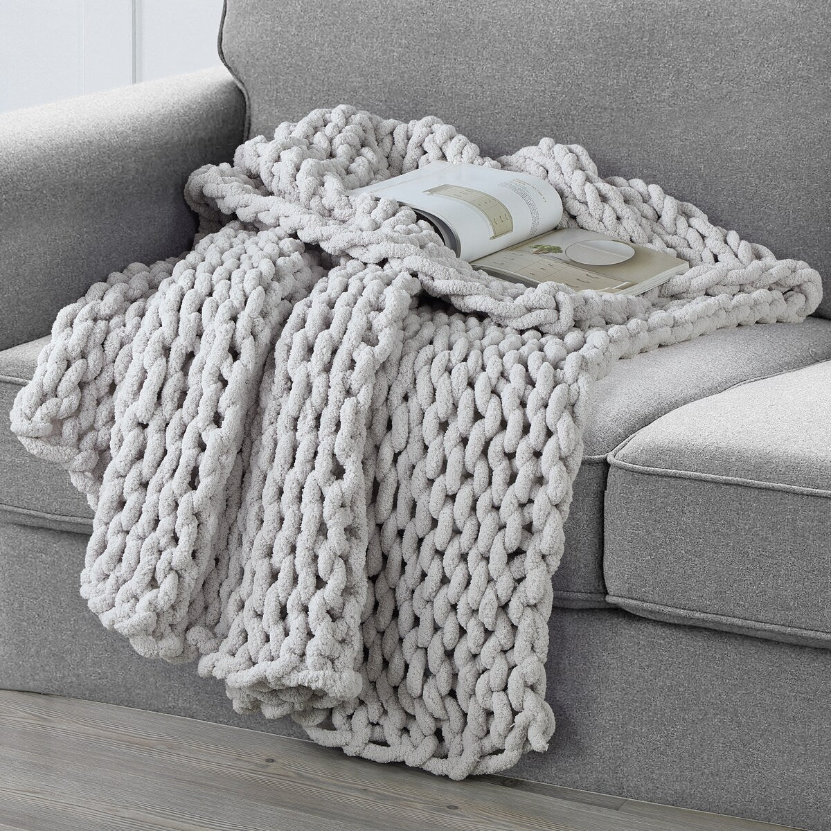 Kathy Ireland Chunky Knit Chenille Throw