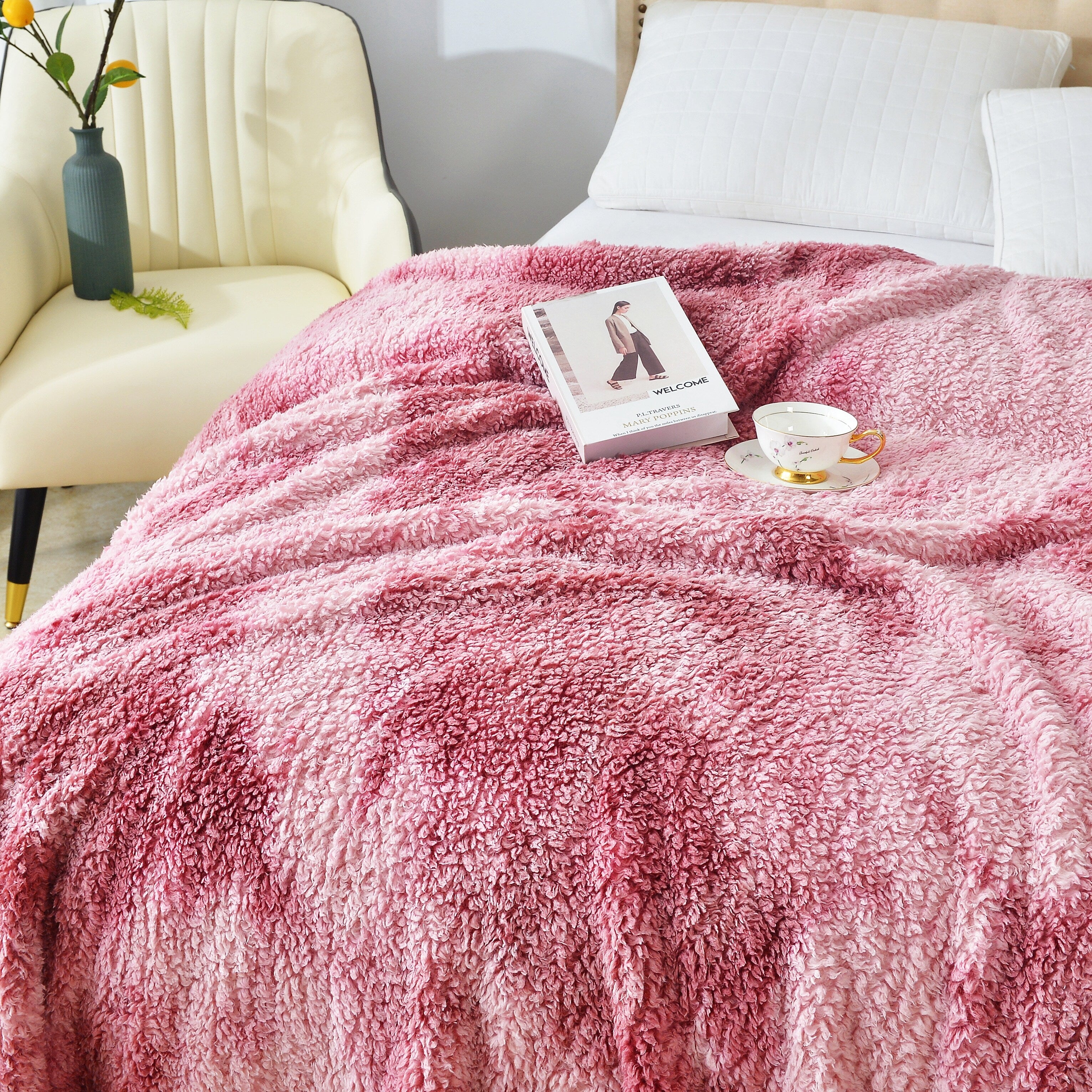 Ultra Soft FauxFur Throw Blanket