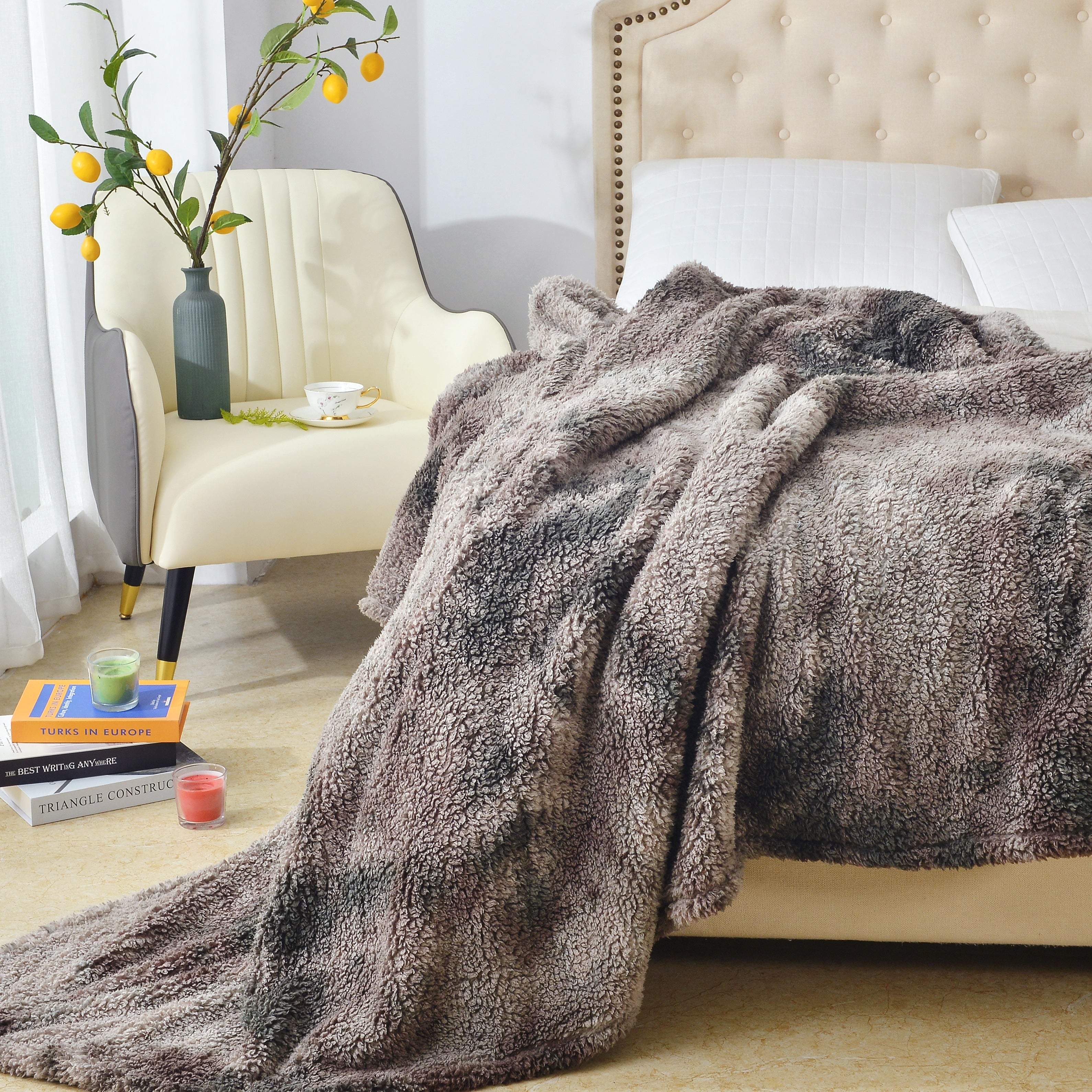 Ultra Soft FauxFur Throw Blanket