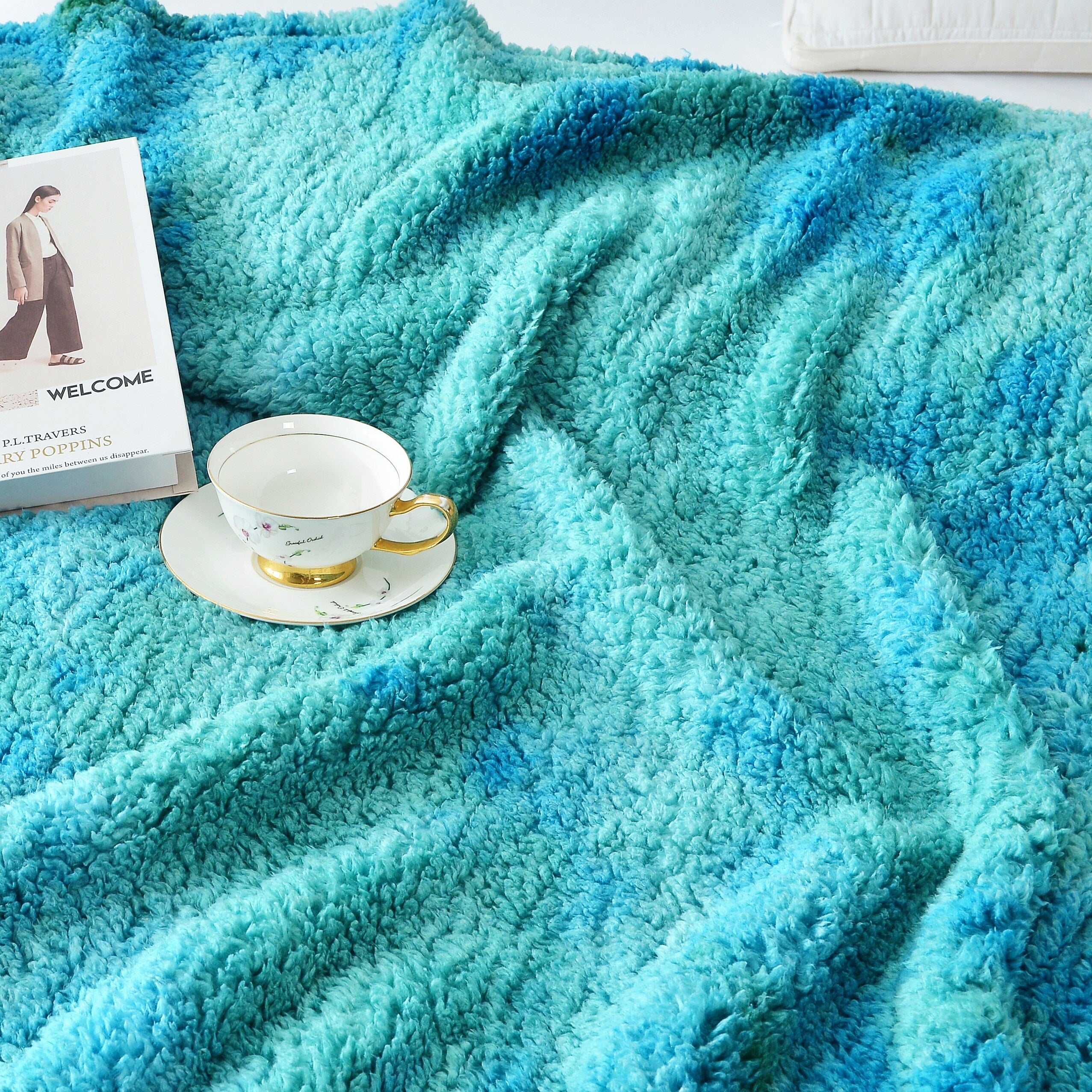 Ultra Soft FauxFur Throw Blanket