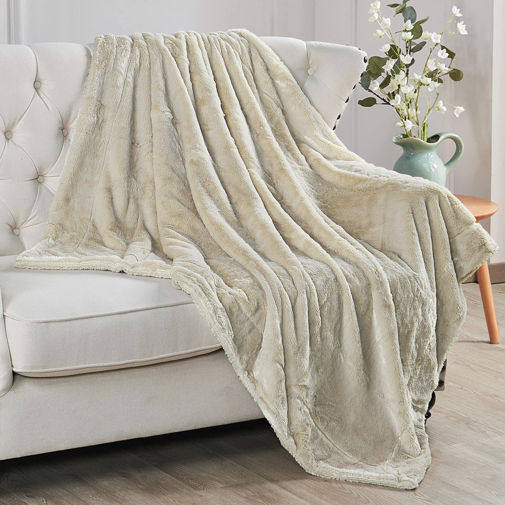 Plain Fauxfur Throw