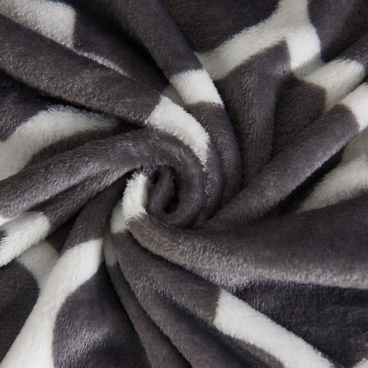 Microplush Fleece Ultra-soft Patterned Velvet Throw Blanket