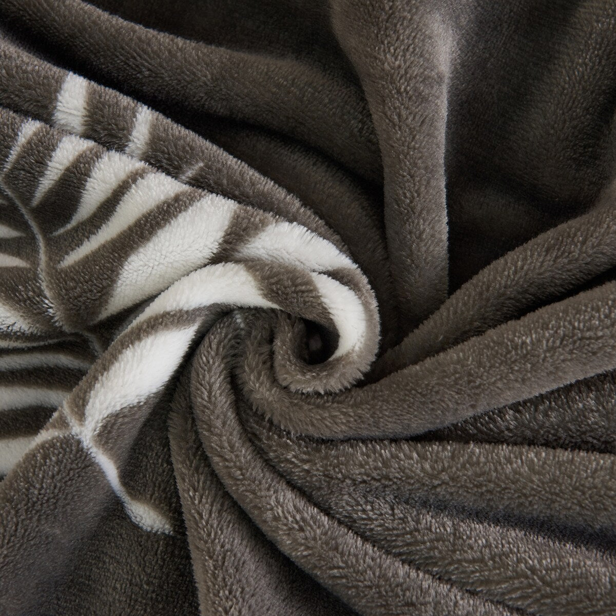 Microplush Fleece Ultra-soft Patterned Velvet Throw Blanket