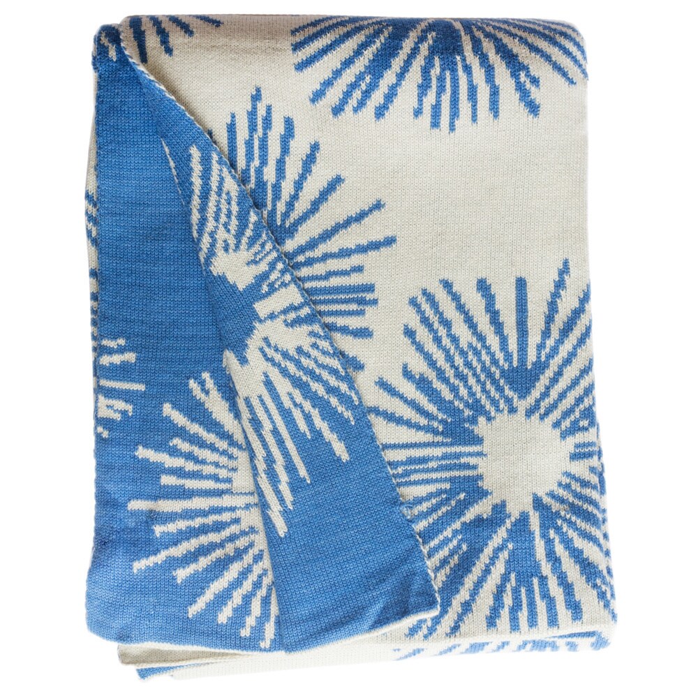 Handmade Lilydale Knit Light Blue and White Floral Cotton Throw(India)