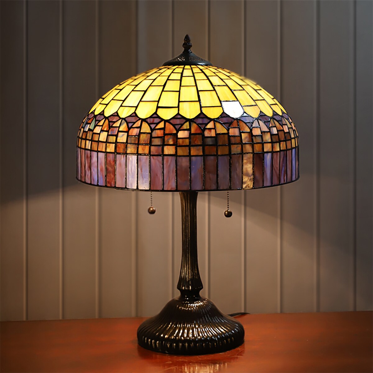 Veline Gothic Tiffany Style Glass Table 2-Light Lamp With Metal Base