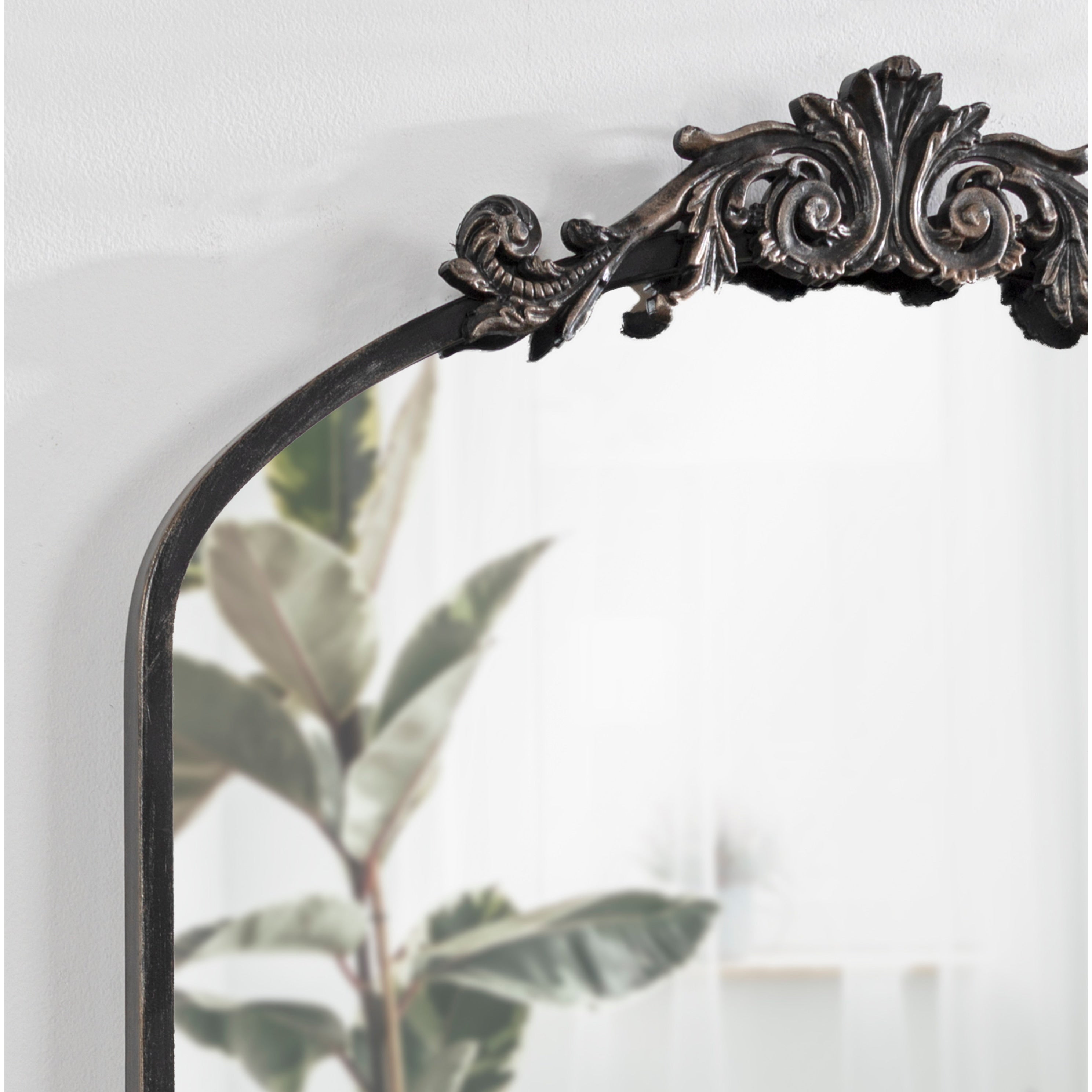 Kate and Laurel Arendahl Traditional Baroque Arch Wall Mirror