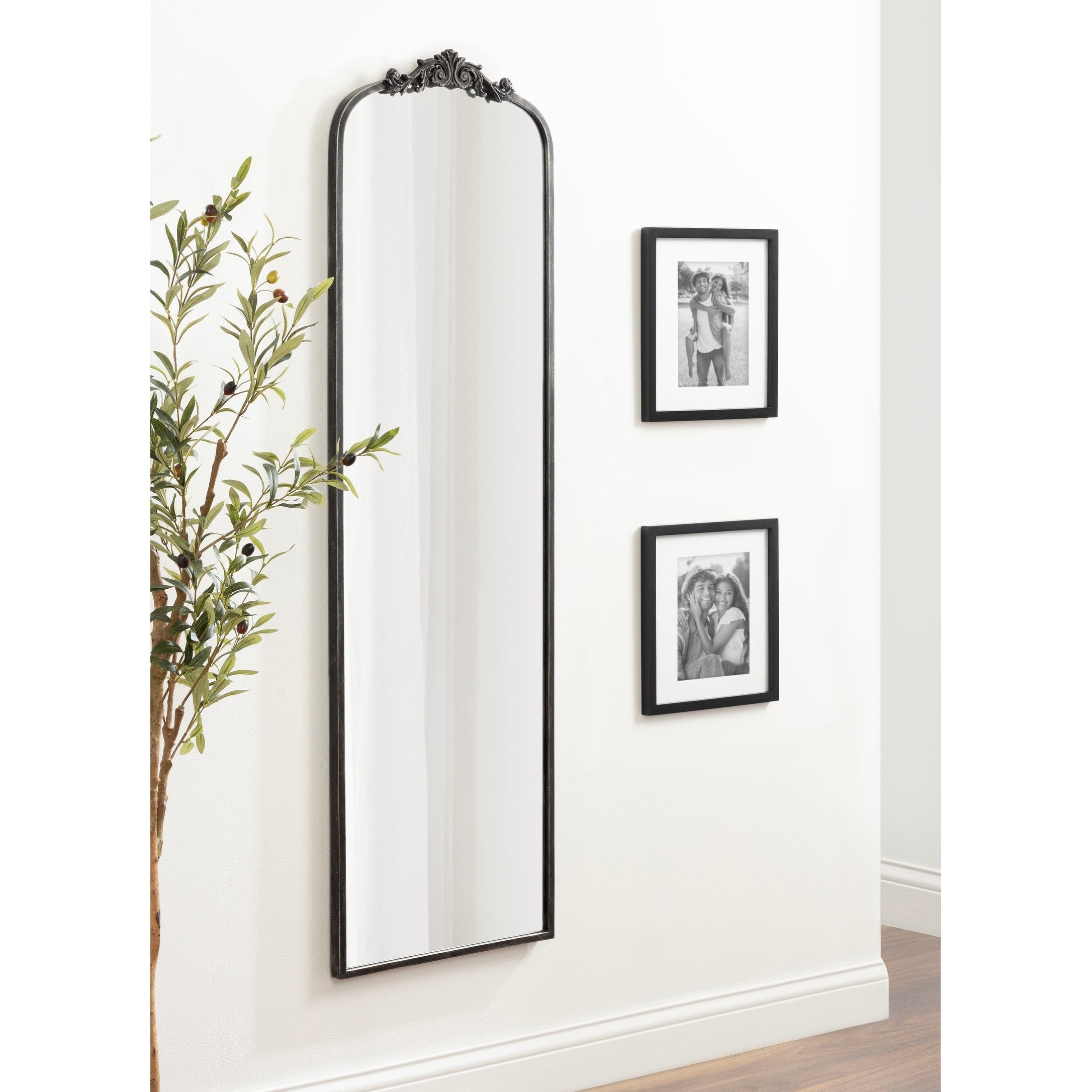 Kate and Laurel Arendahl Traditional Baroque Arch Wall Mirror