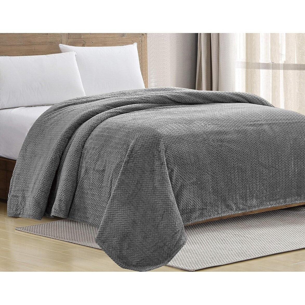 Décor&More HomeEssentials Extra Heavy and Plush Chevron Braided King Size Microplush Jacquard Blanket (102 x 86) - Grey