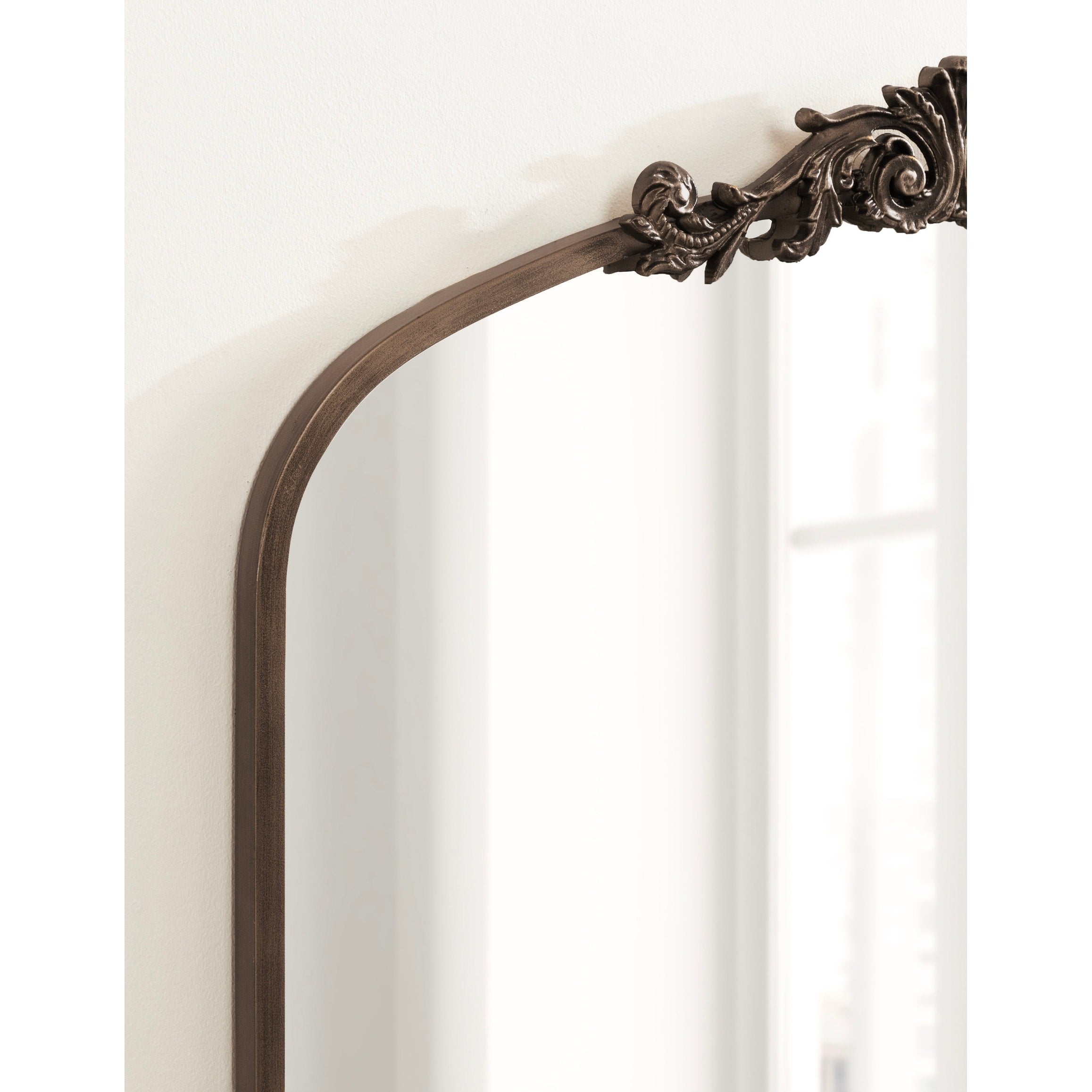 Kate and Laurel Arendahl Traditional Baroque Arch Wall Mirror