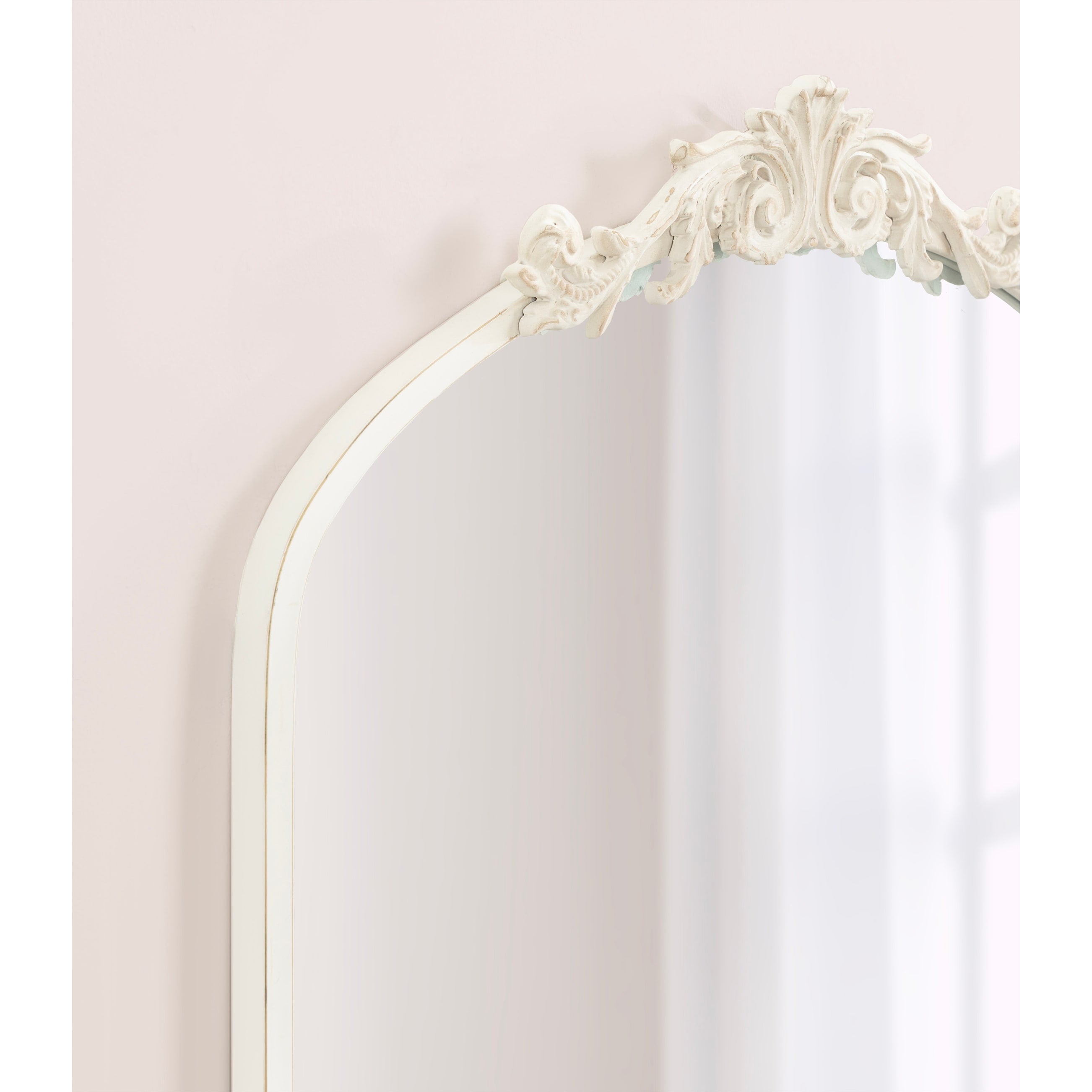 Kate and Laurel Arendahl Traditional Baroque Arch Wall Mirror