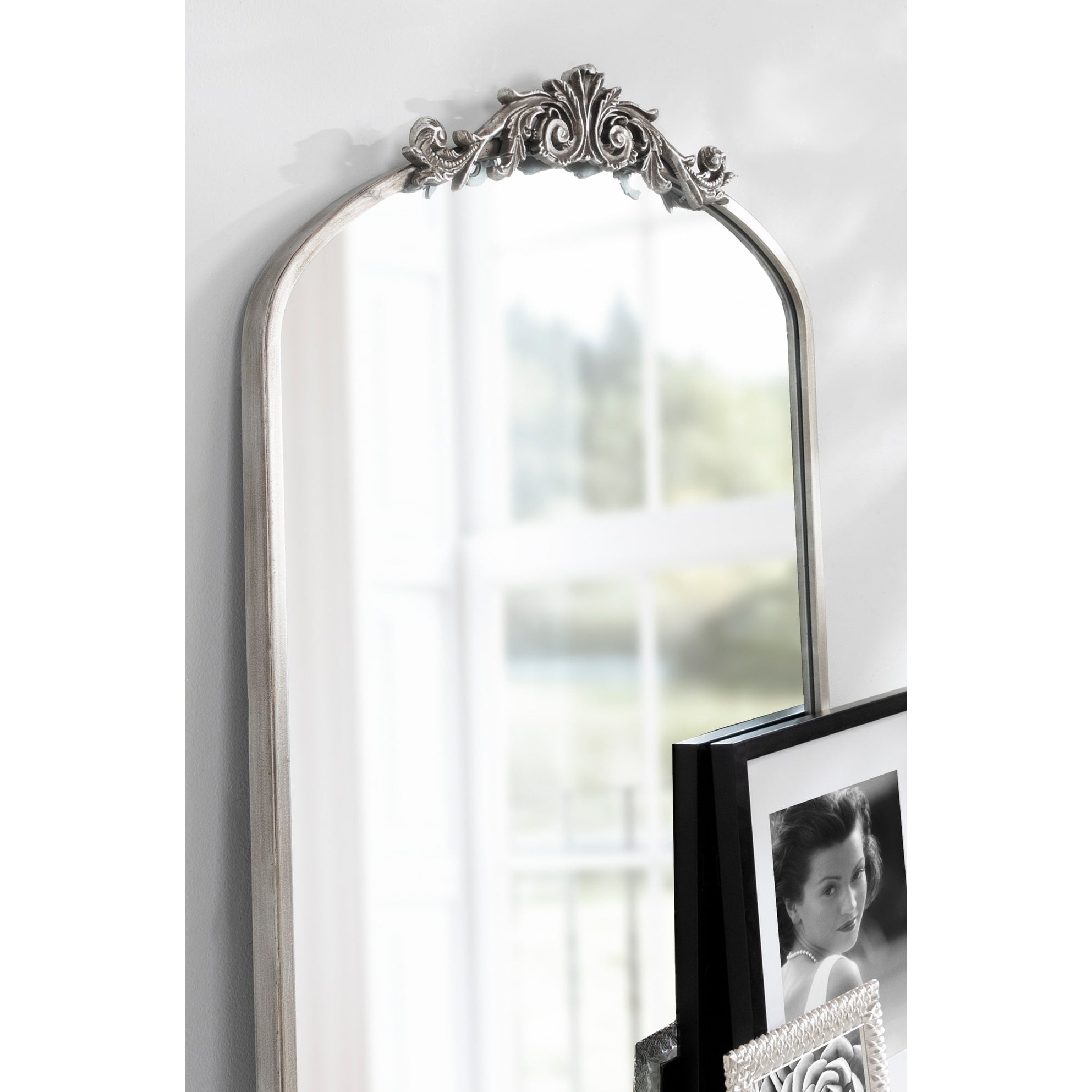 Kate and Laurel Arendahl Traditional Baroque Arch Wall Mirror