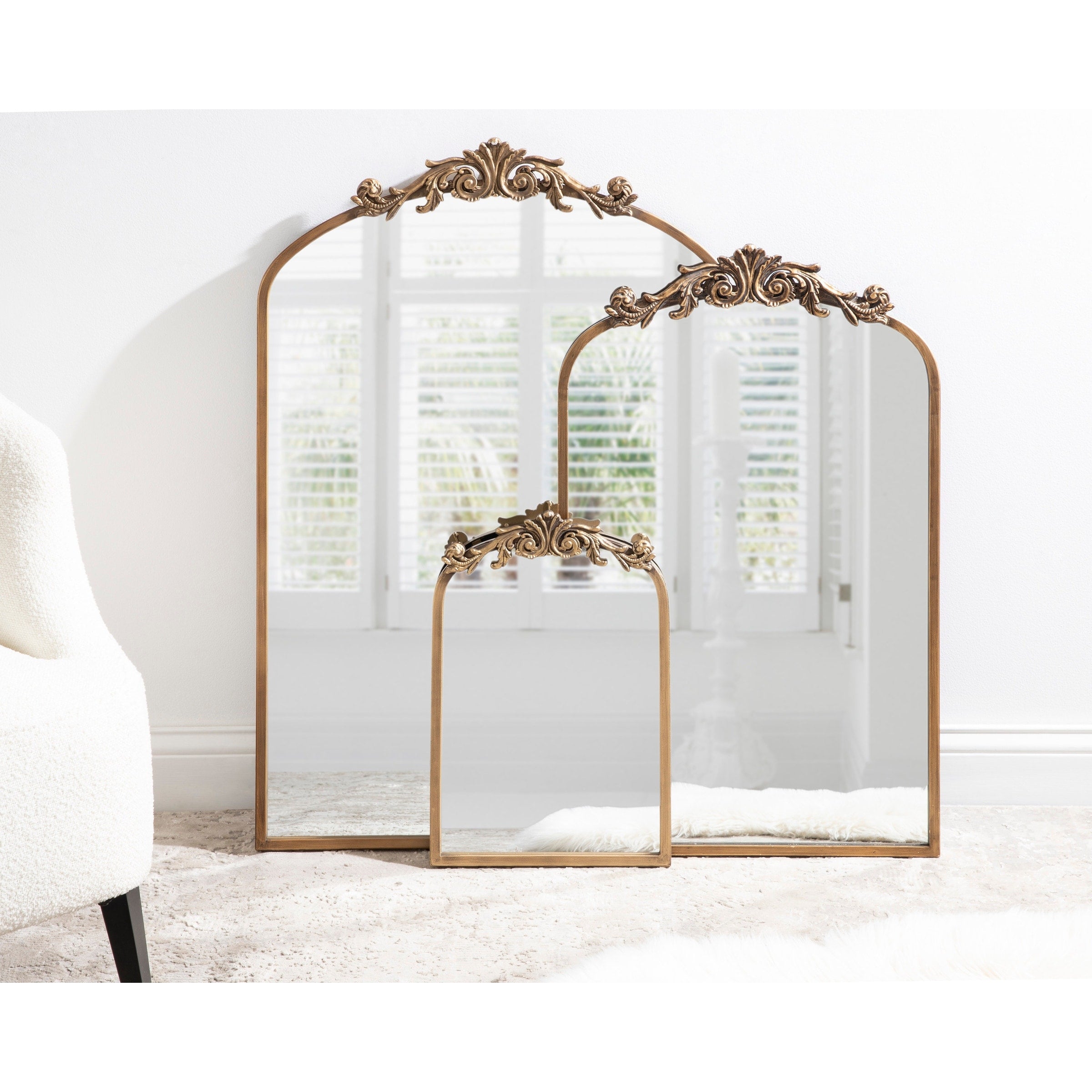 Kate and Laurel Arendahl Traditional Baroque Arch Wall Mirror