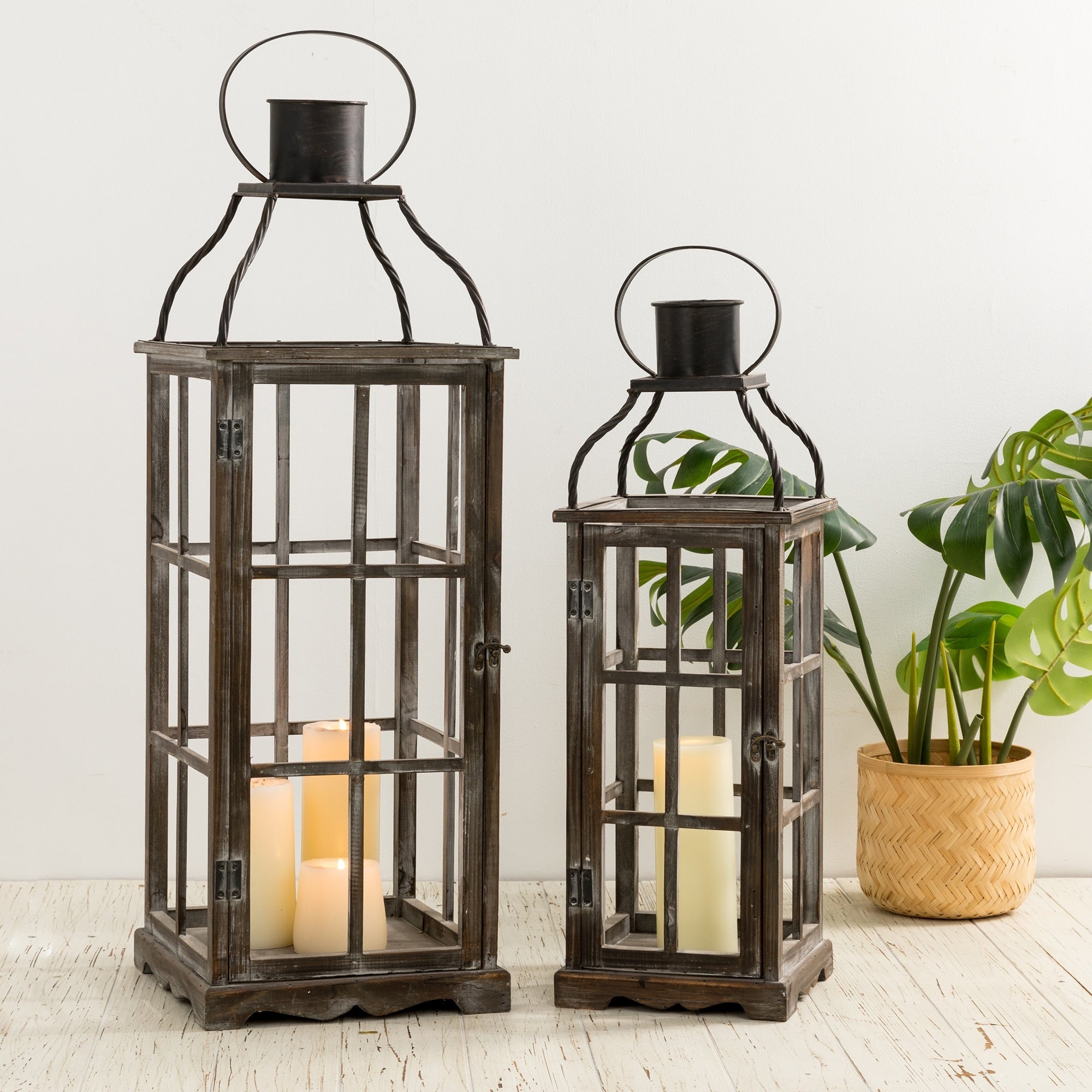 Glitzhome Oversized Farmhouse Wooden Metal Cage Candle Holders Patio Hanging Decorative Lanterns (Set of 2)