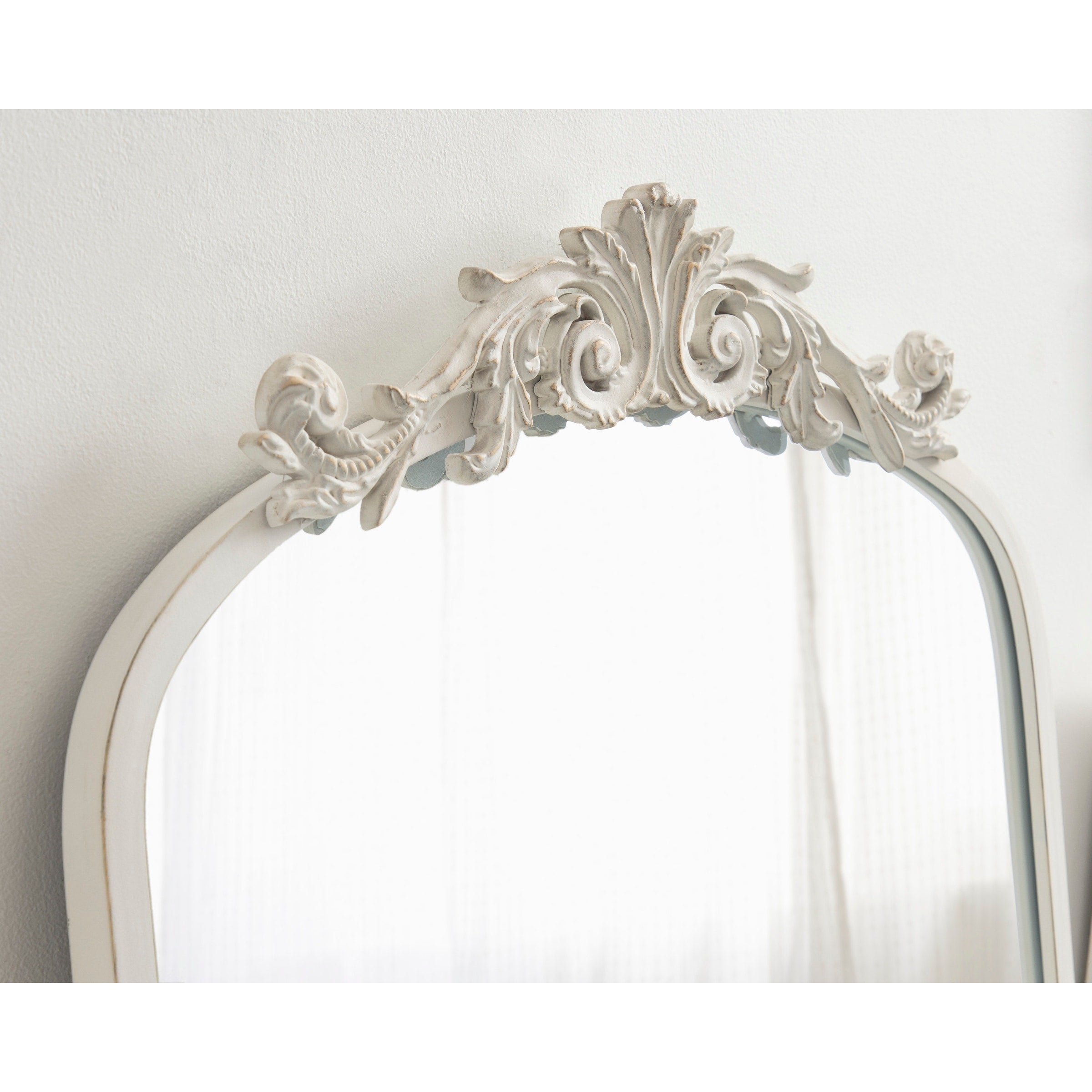 Kate and Laurel Arendahl Traditional Baroque Arch Wall Mirror