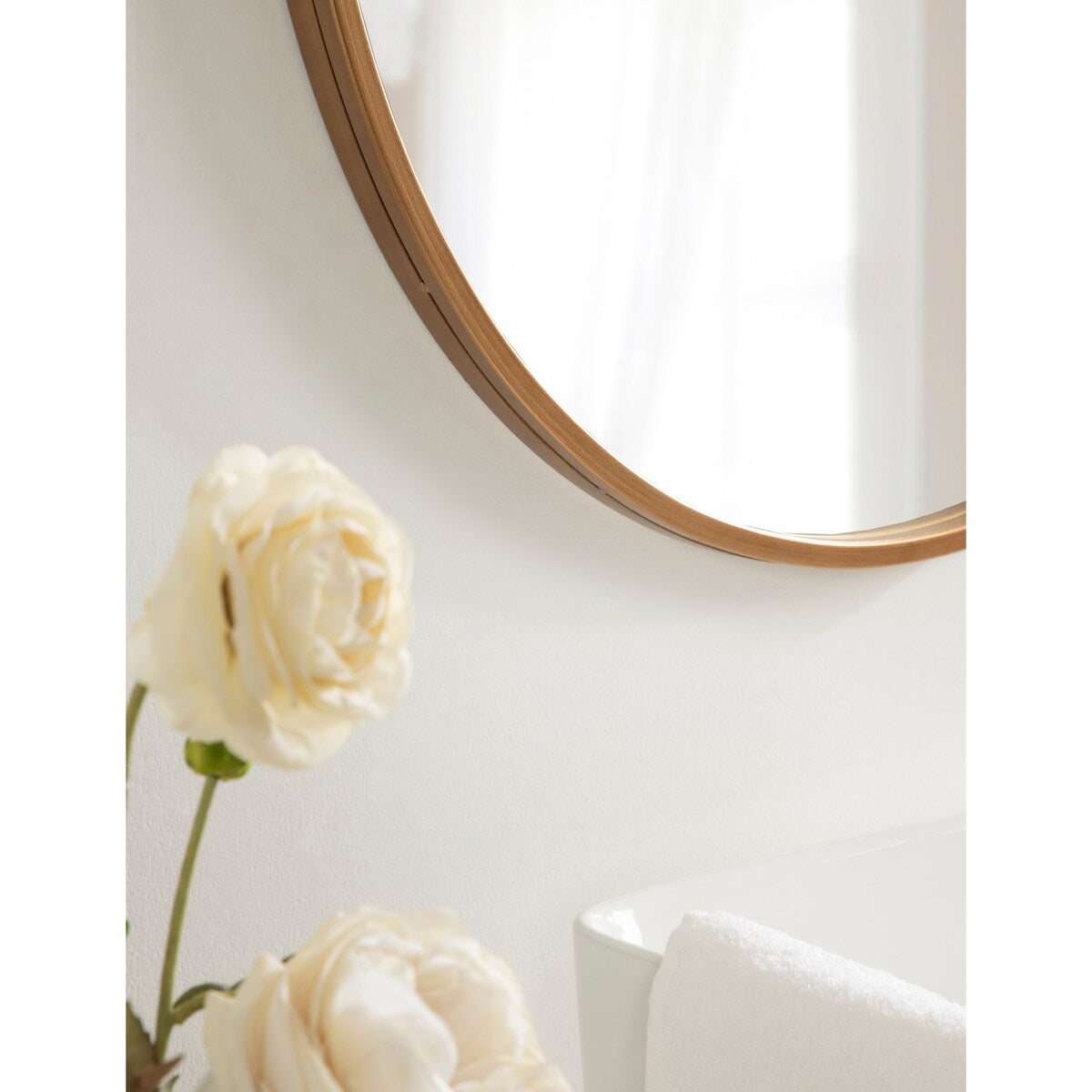 Kate and Laurel Yitro Round Wall Mirror