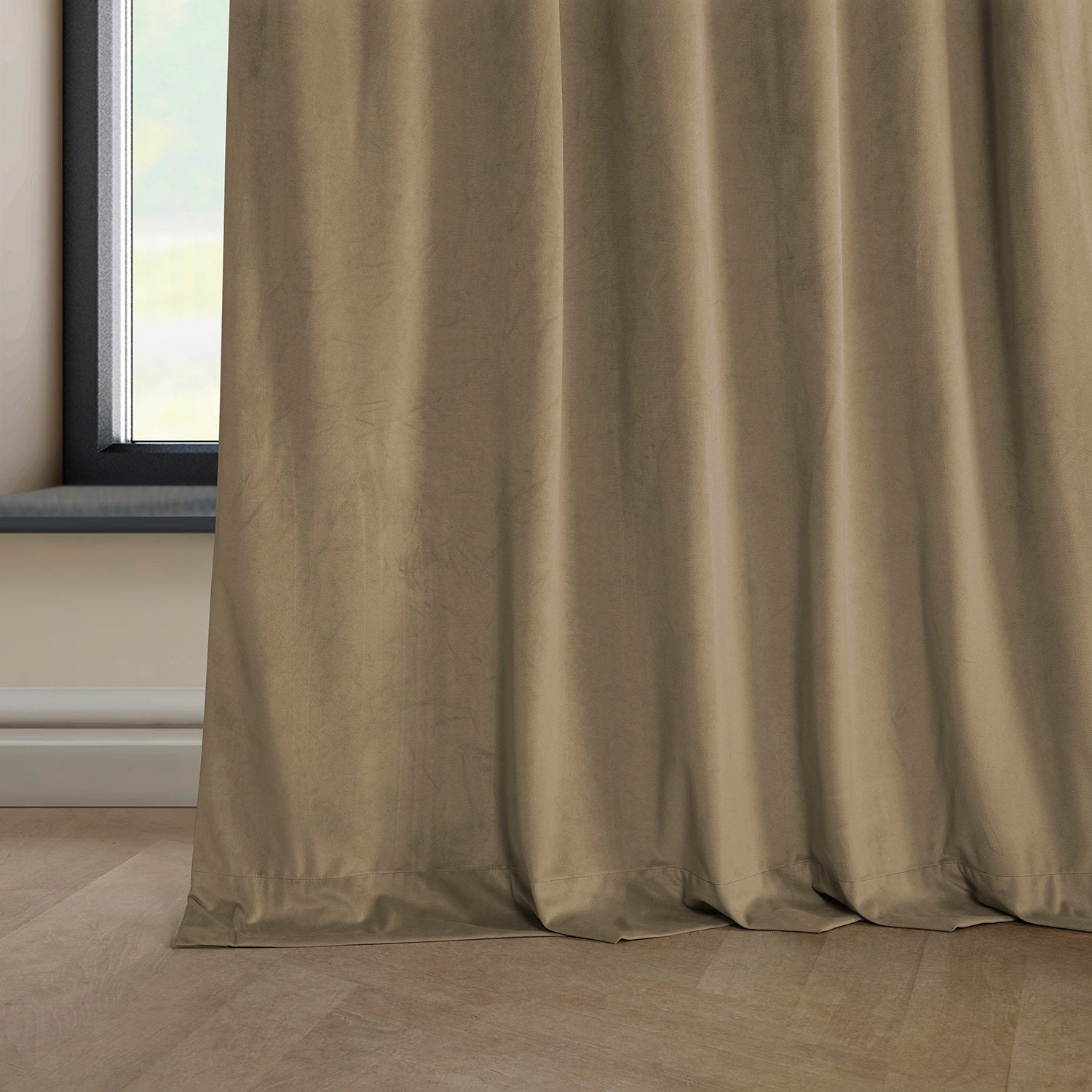 Exclusive Fabrics Plush Velvet Room Darkening Curtain (1 Panel)