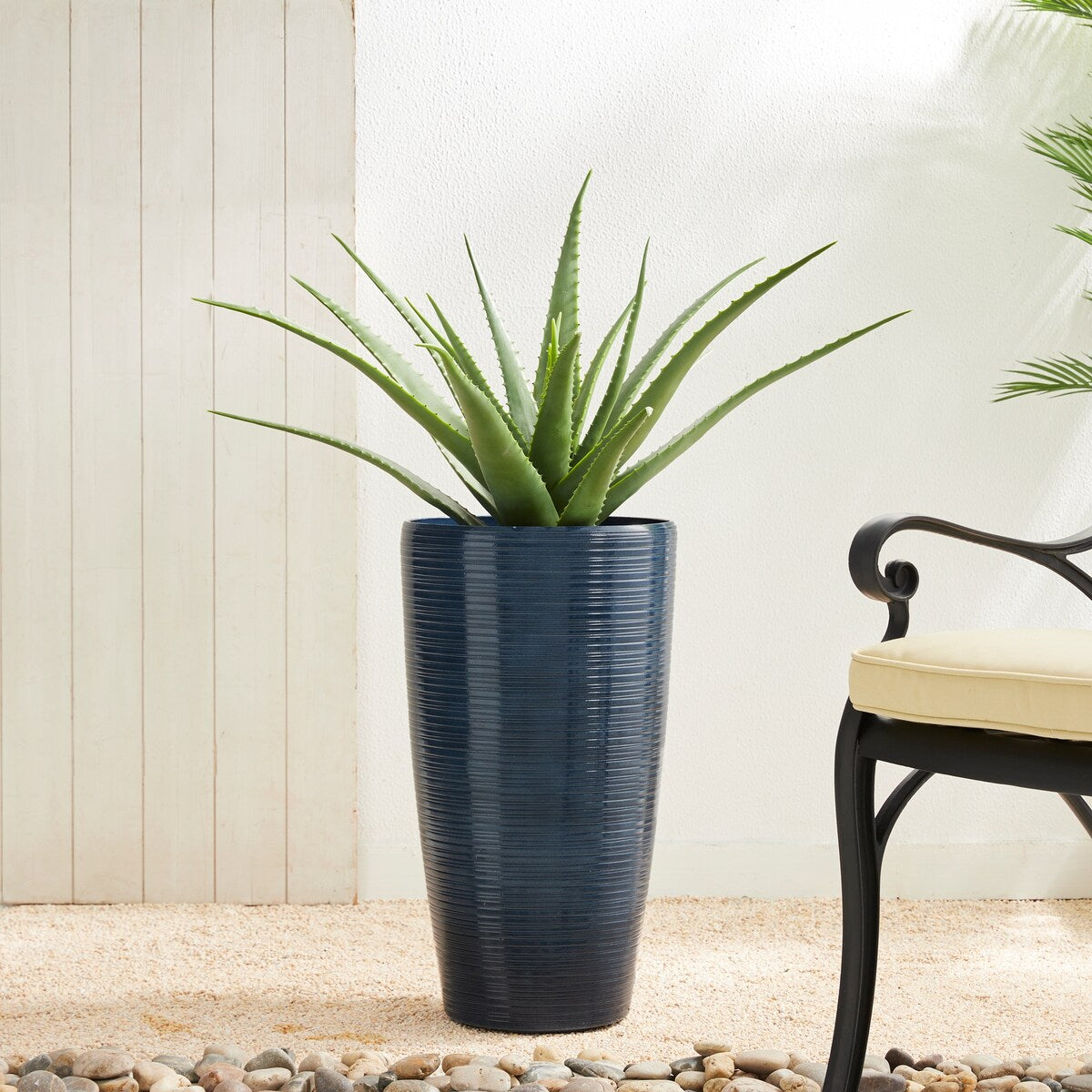 Glitzhome 22.5H Oversized Set of 2 Eco-Friendly Resin Stone Faux Ceramic Textured Tall Planters Porch Flowerpot