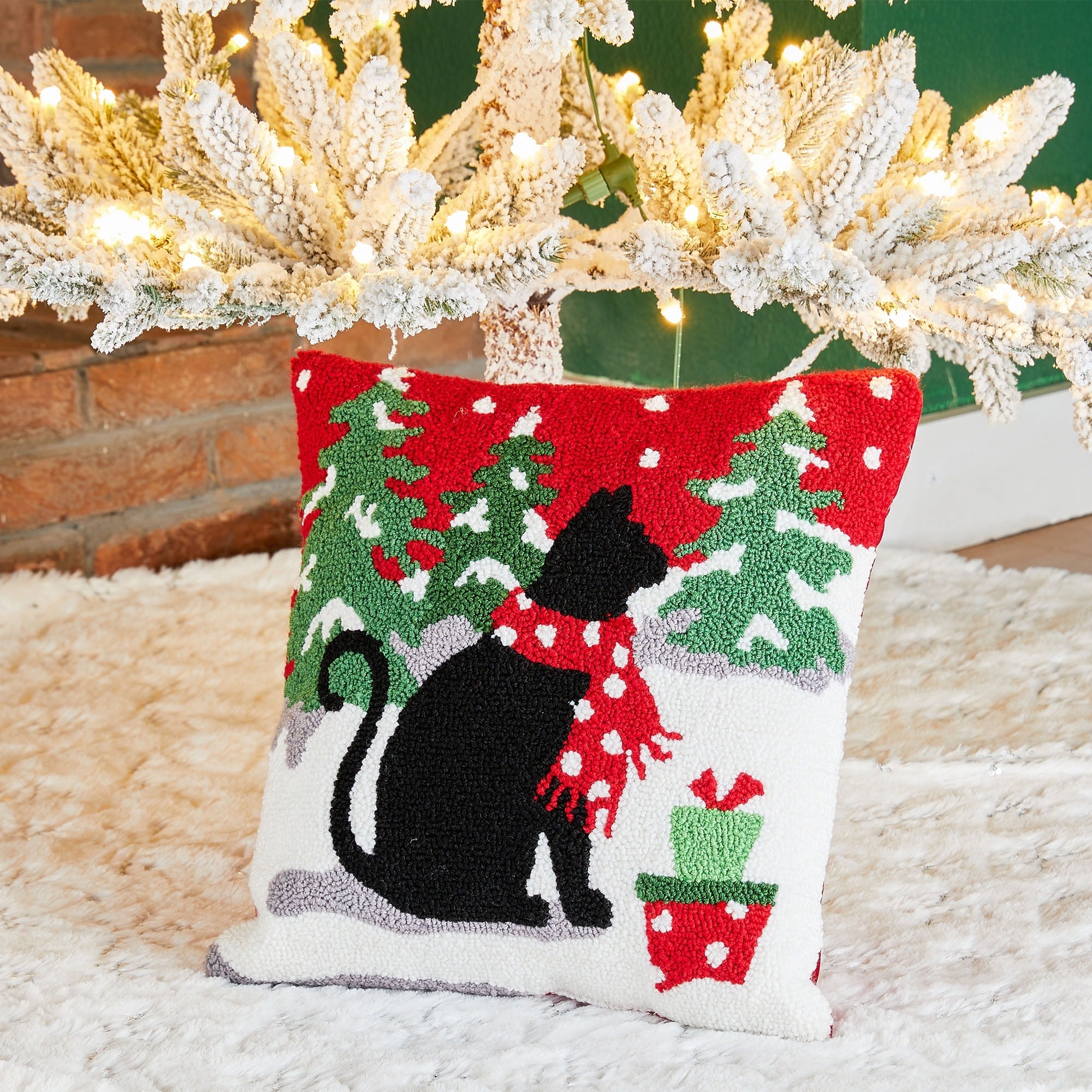 Glitzhome 14L Hooked Dog Cat Christmas Pillow for Couch Sofa Bed Festival Home Office Decor