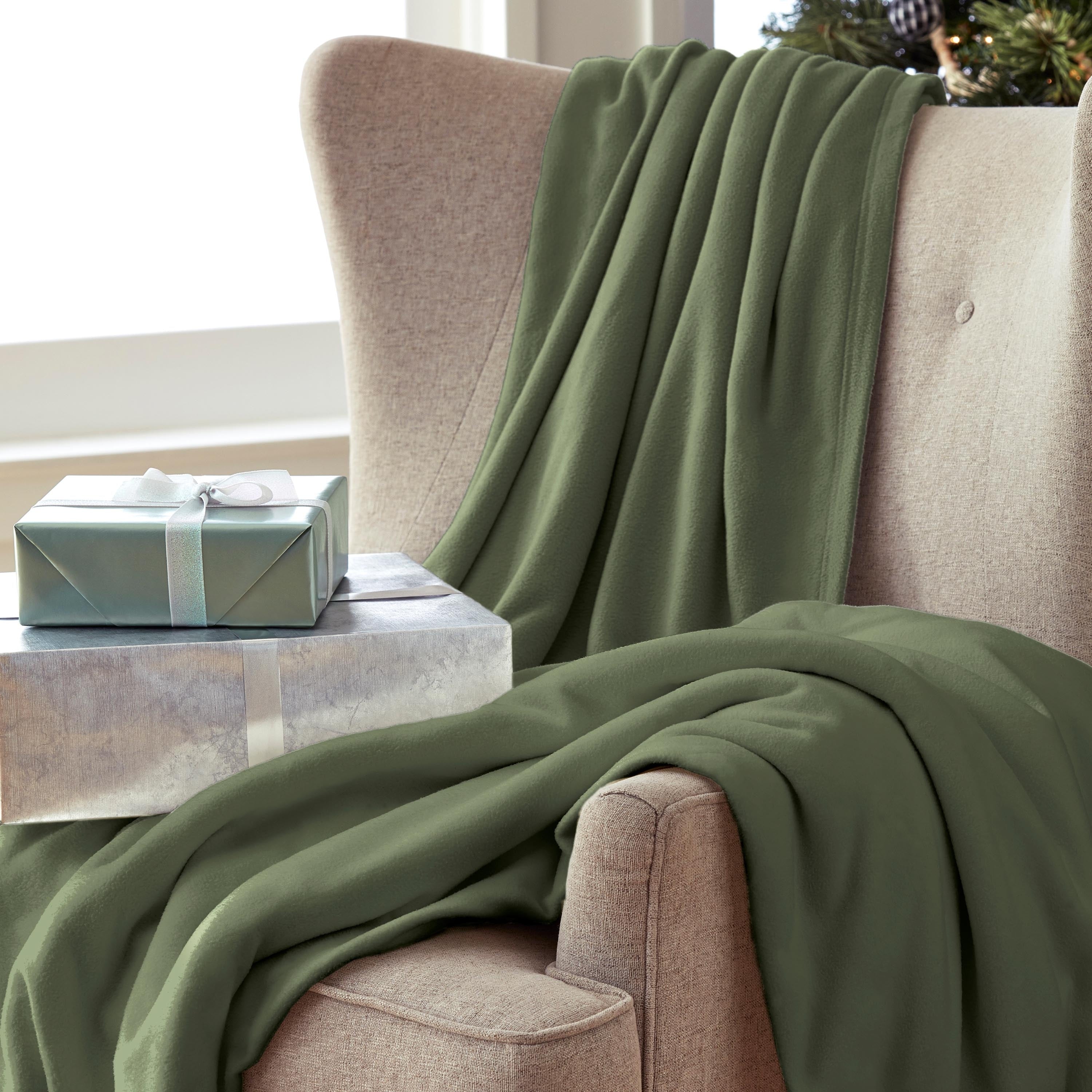 Martex Super Soft Fleece - Comfy Lightweight All Season Blanket