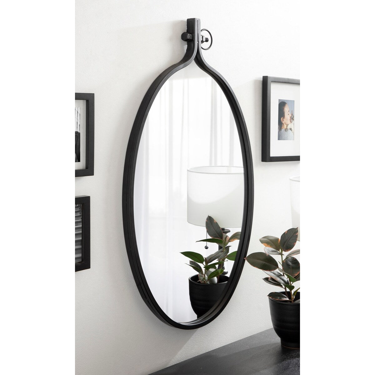 Kate and Laurel Yitro Round Wall Mirror