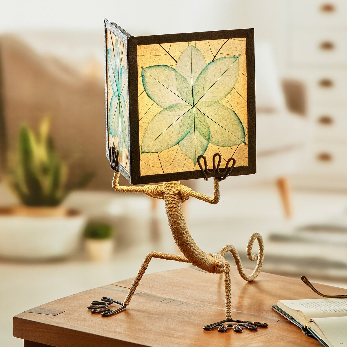 Enlightened Fabricated Gecko Table Lamp