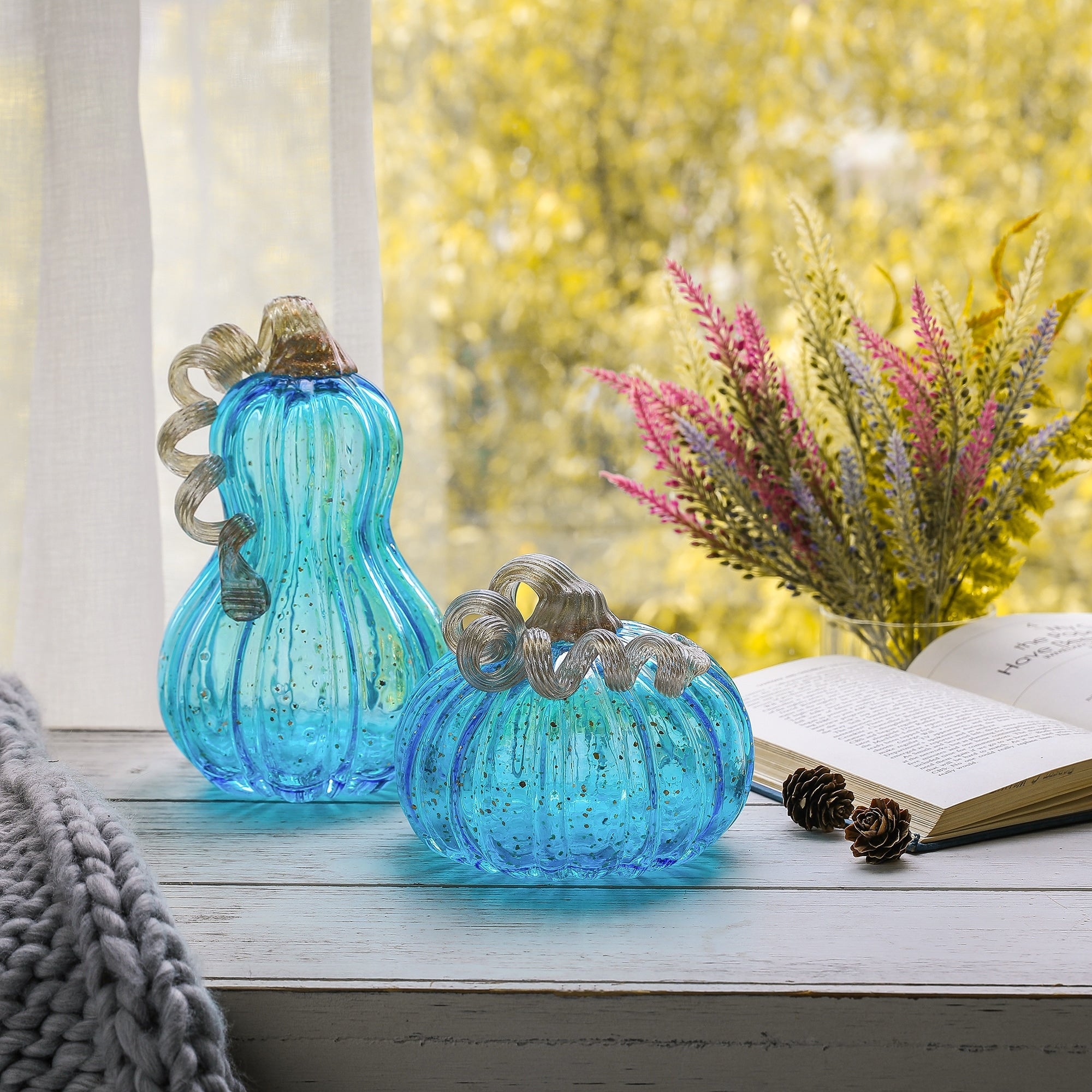 Glitzhome Hand Blown Blue Glass Pumpkin Thanksgiving Table Decor Christmas Gifts