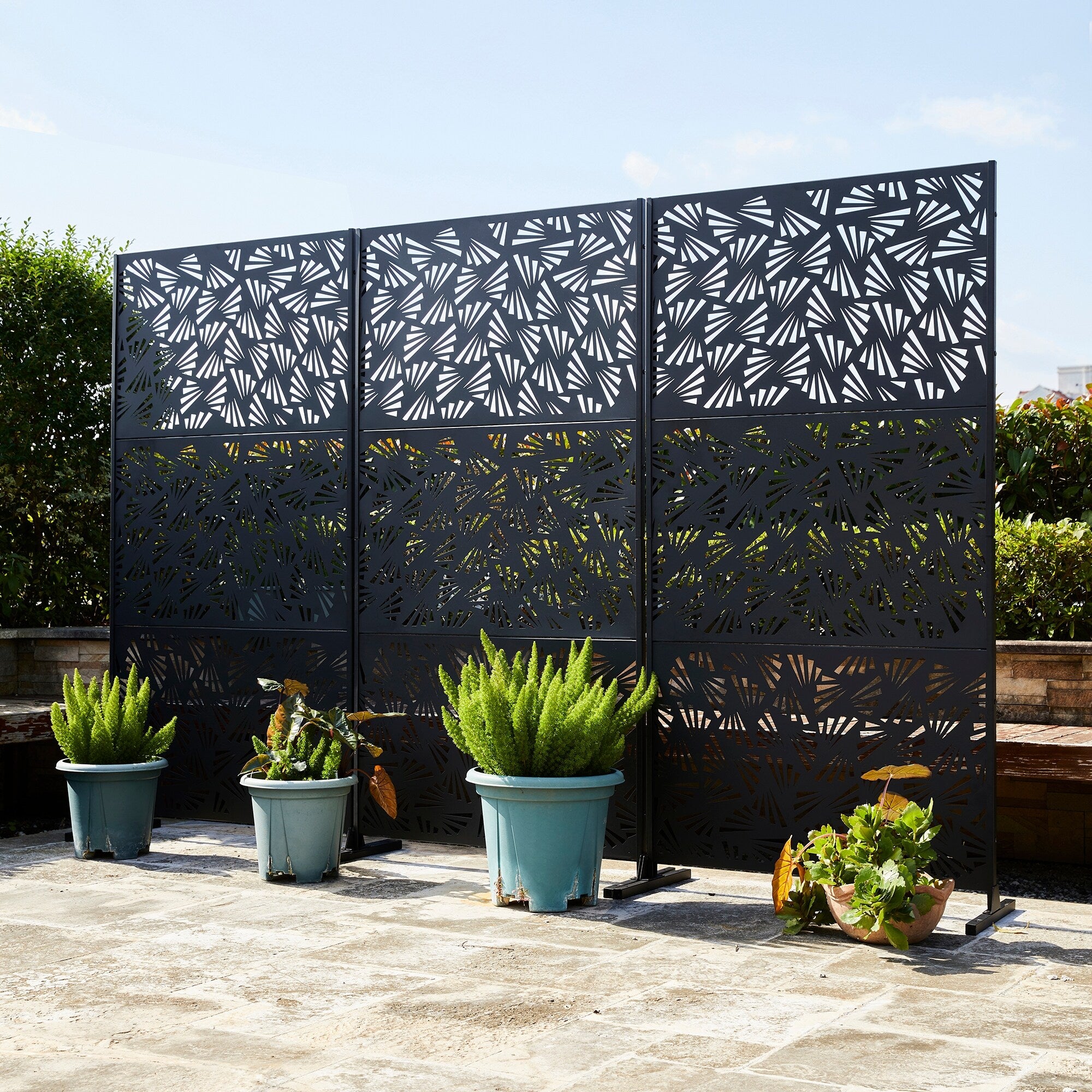 Glitzhome 6ft Galvanized Floral Patterned 3-Panel Privacy Screen Room Divider Fences