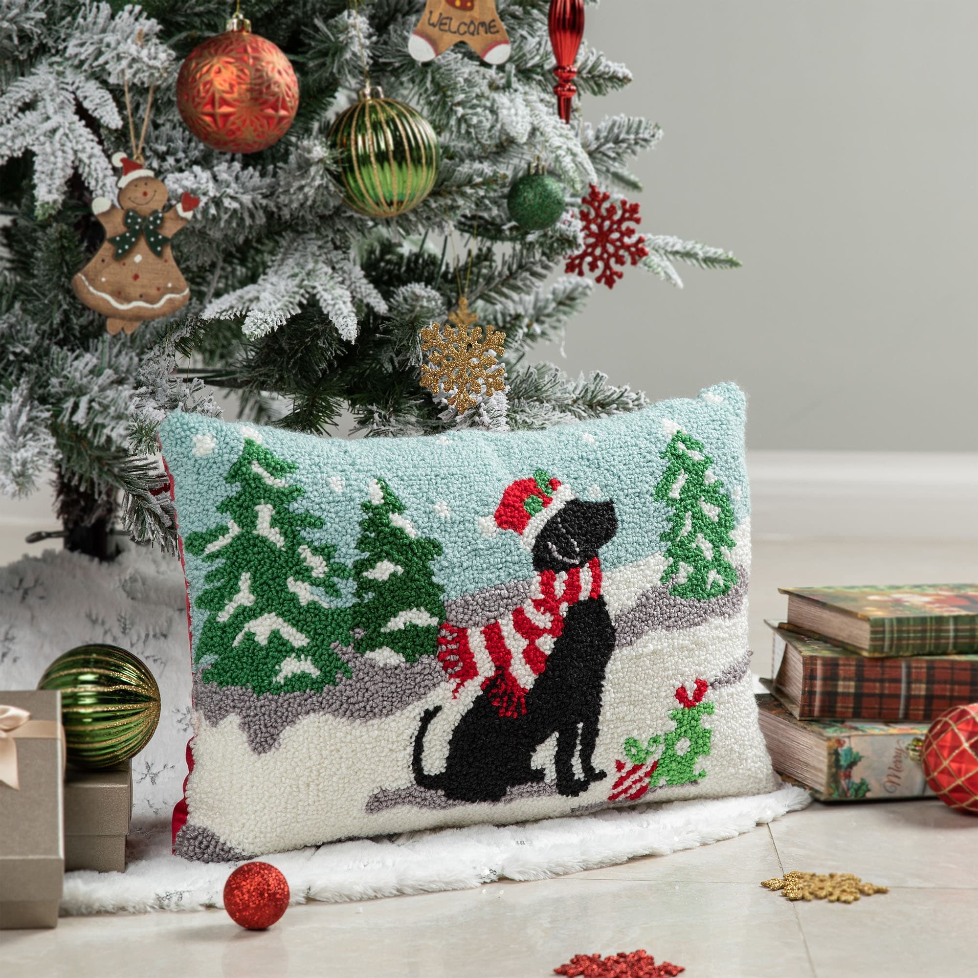 Glitzhome 18L x 12H Hooked Christmas Cat Dog Pillow Cushion for Xmas Sofa Couch Living Room Office Decor