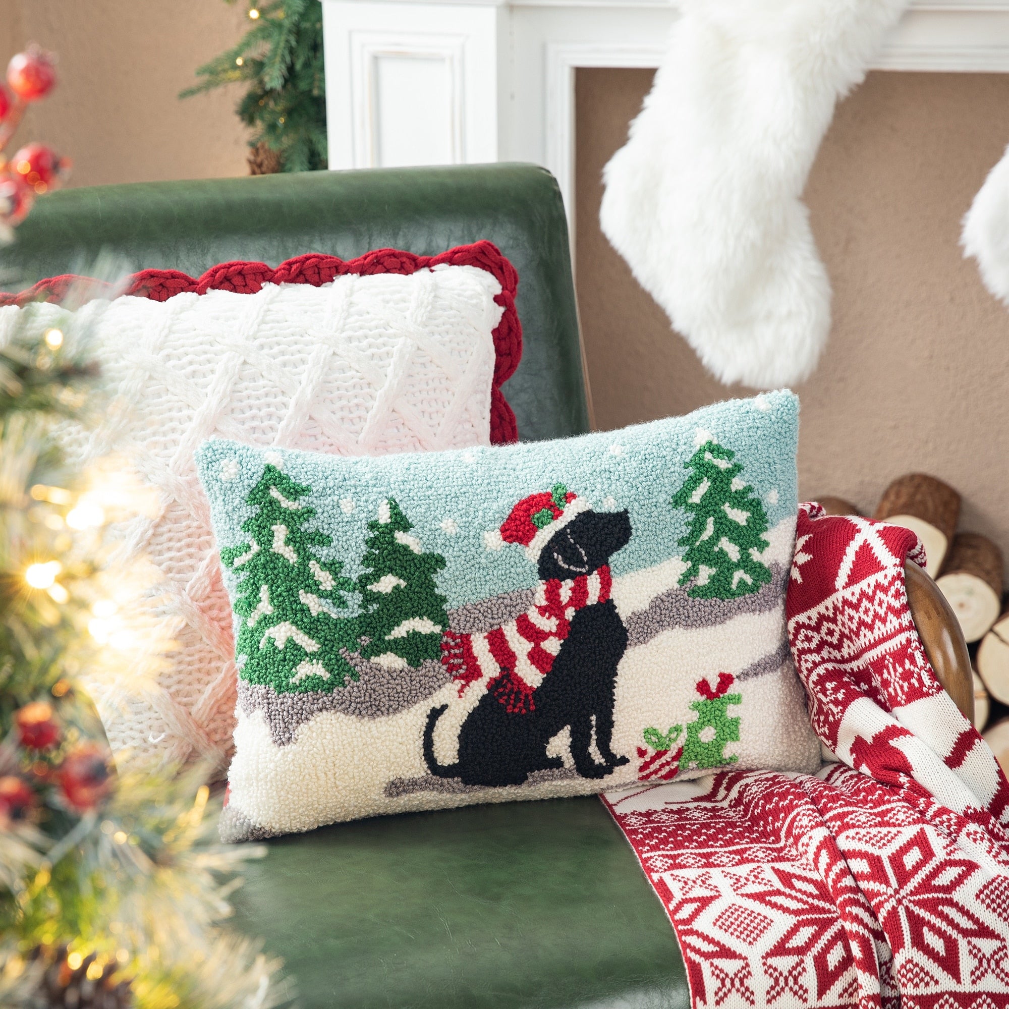 Glitzhome 18L x 12H Hooked Christmas Cat Dog Pillow Cushion for Xmas Sofa Couch Living Room Office Decor