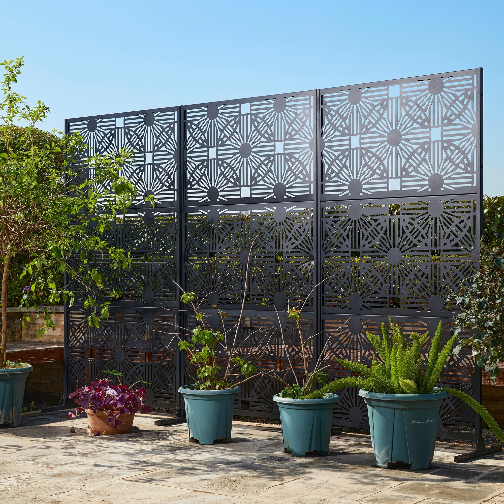 Glitzhome 6ft Galvanized Floral Patterned 3-Panel Privacy Screen Room Divider Fences