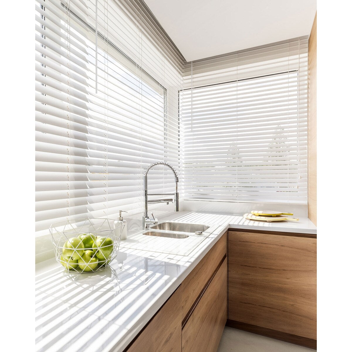 Chicology Basic White Cordless Faux Wood Blinds