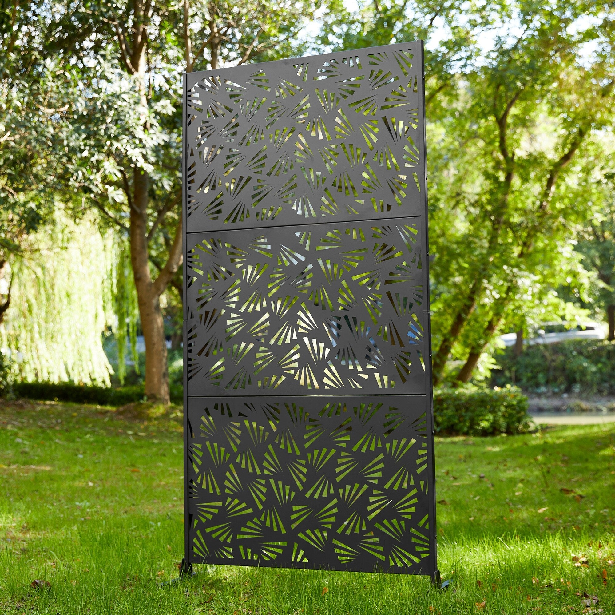 Glitzhome 6ft Galvanized Floral Patterned 3-Panel Privacy Screen Room Divider Fences