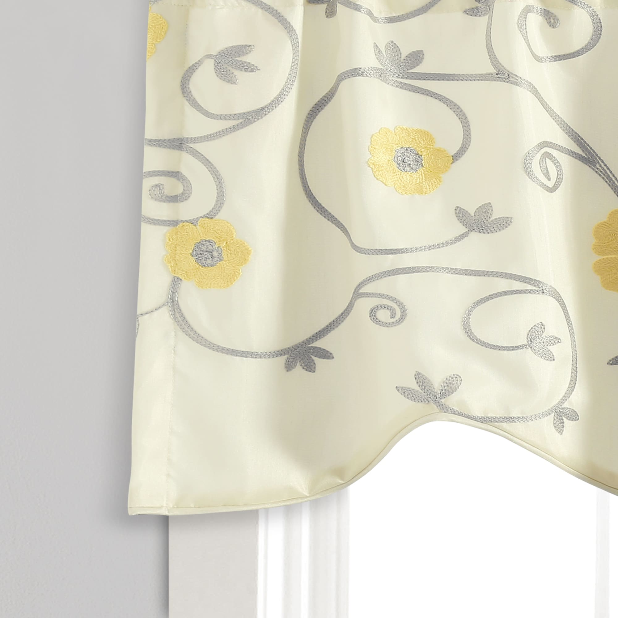 Lush Decor Royal Garden Valance