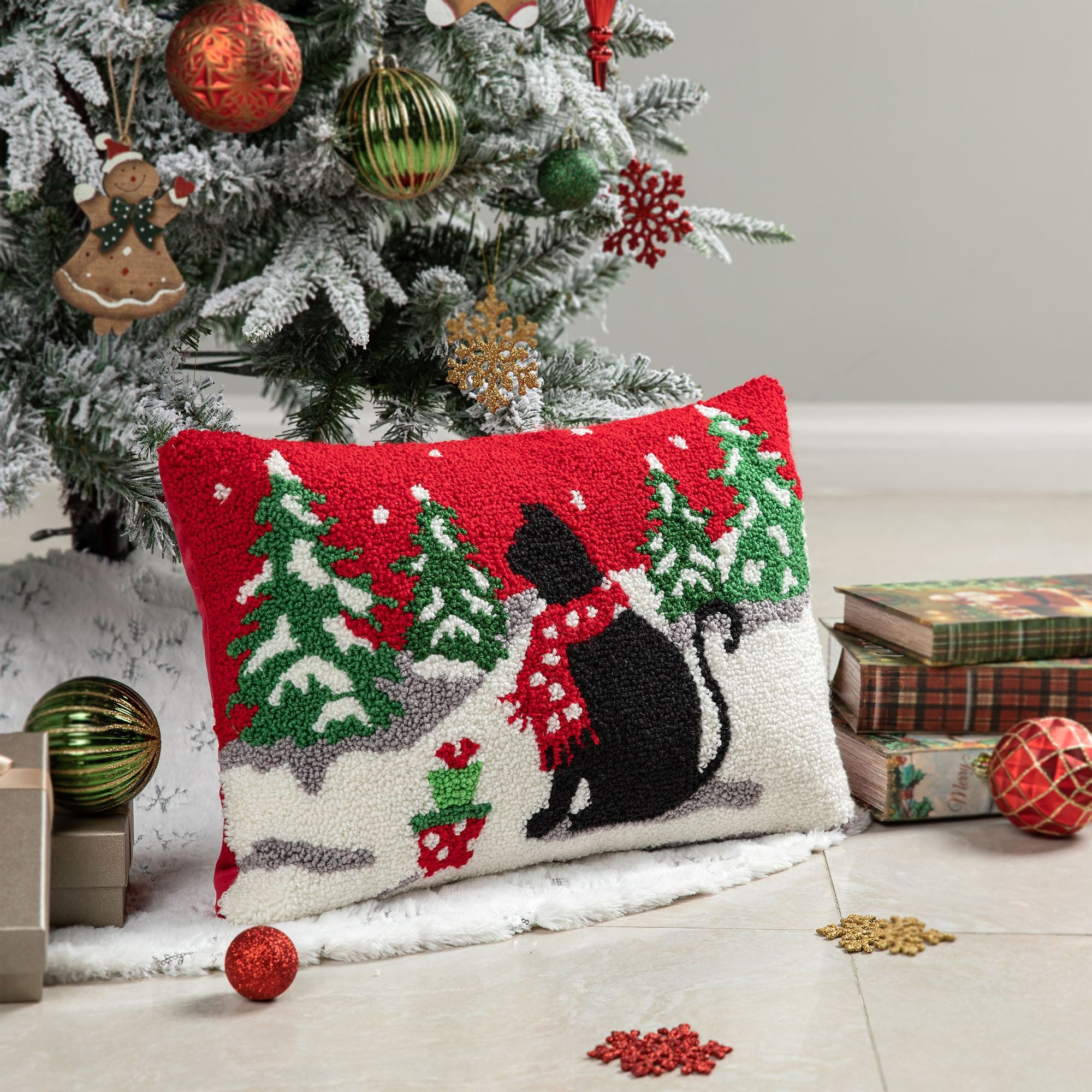 Glitzhome 18L x 12H Hooked Christmas Cat Dog Pillow Cushion for Xmas Sofa Couch Living Room Office Decor