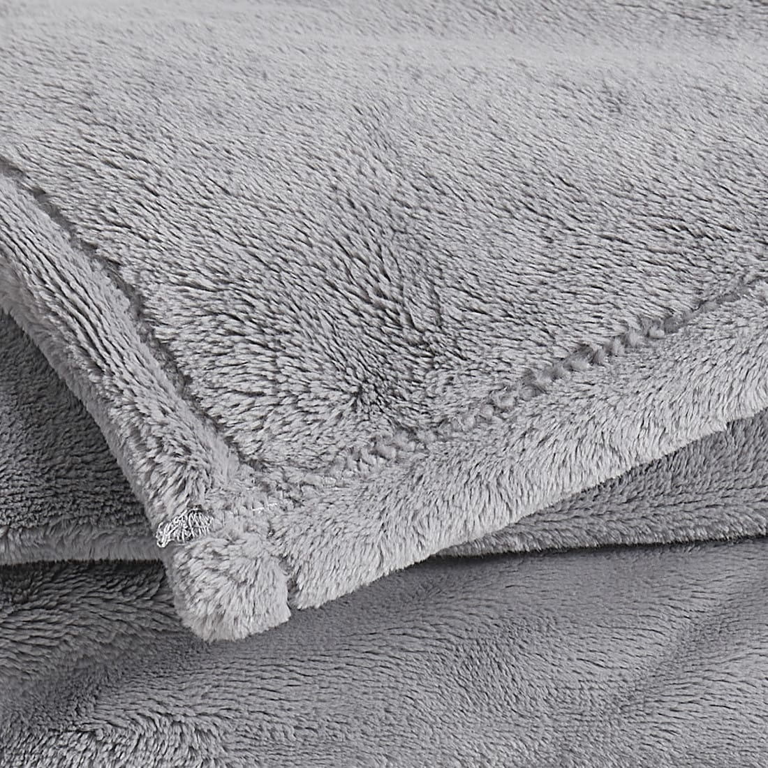 Royal Velvet Lavish Plush Solid Blanket