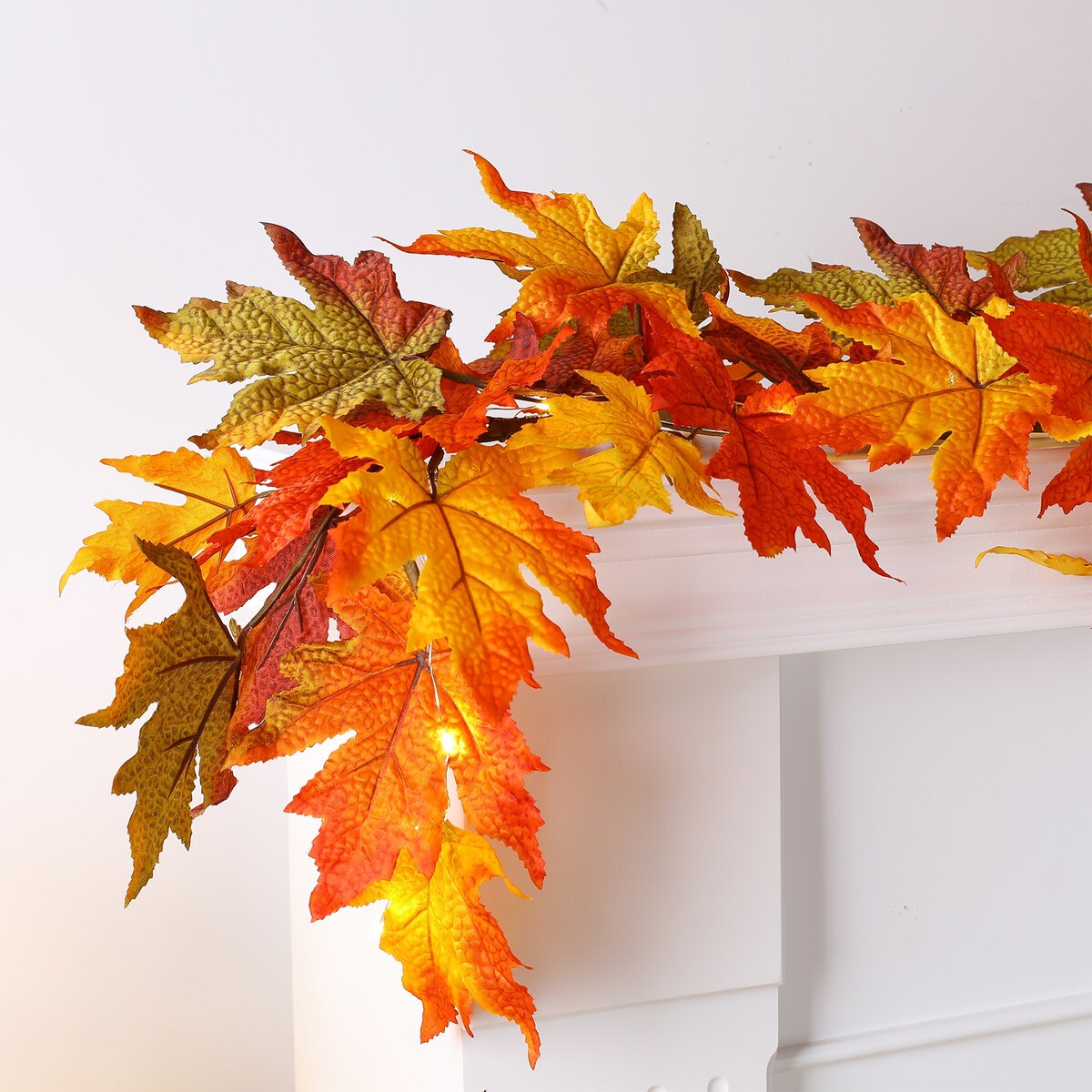 Glitzhome LED Lighted Fall Maple Leaves Wreath/Garland for Thanksgiving