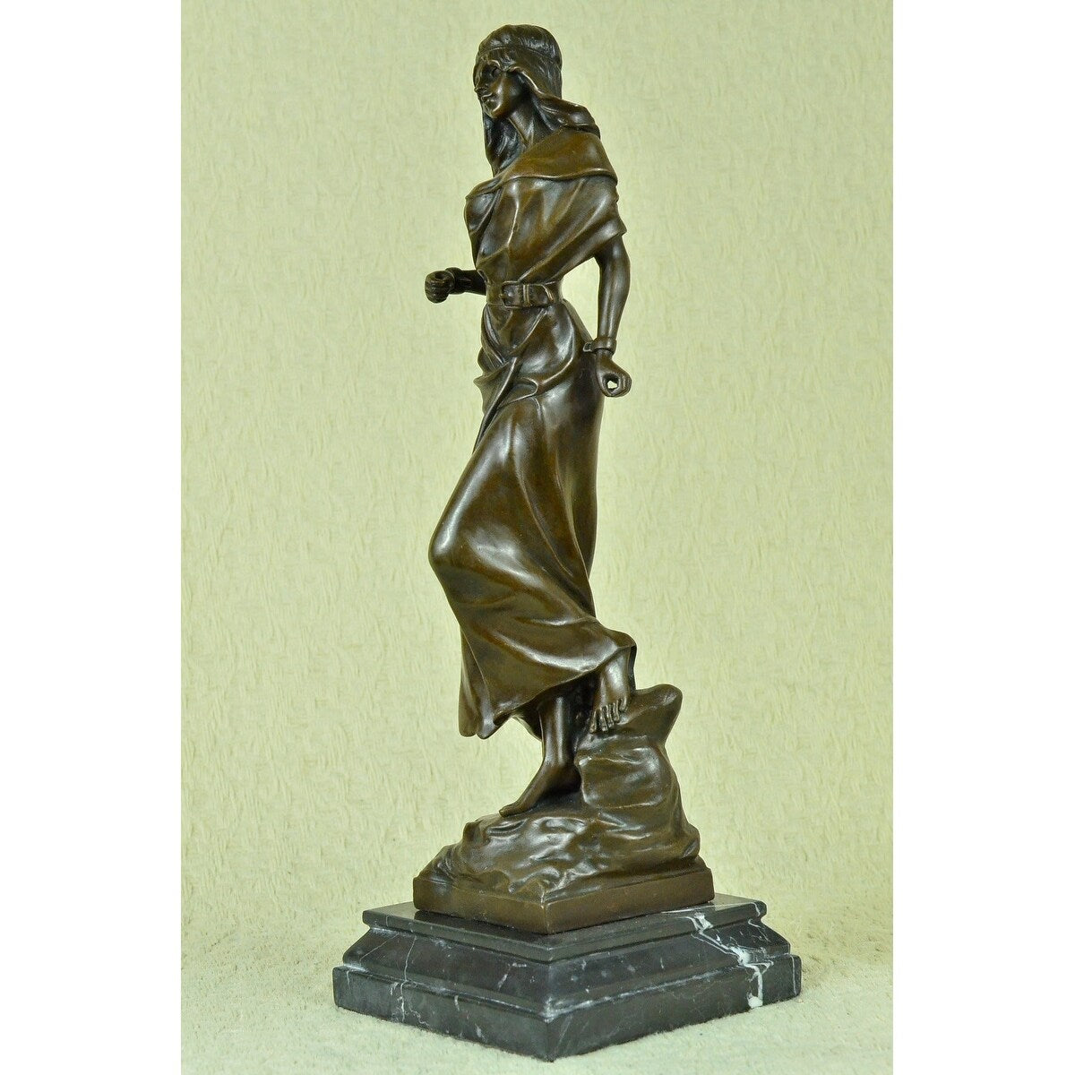 Native American Girl 100 Percent Solid Bronze Sculpture Statue Figure Decor Art Deco